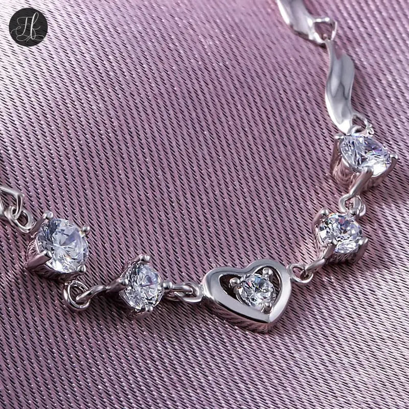 Heart-Shaped Crystal Zircon Bracelet Petite